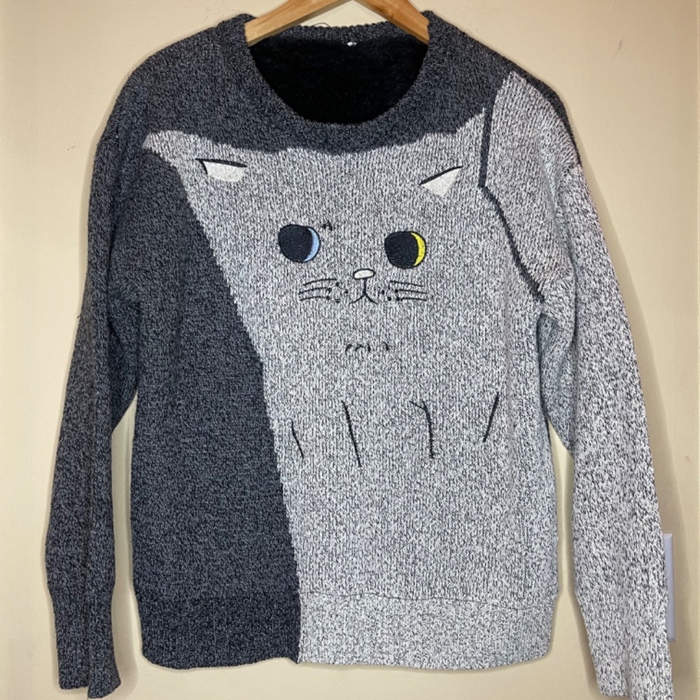 Taking a look cat sweater - Picture 2 of 6